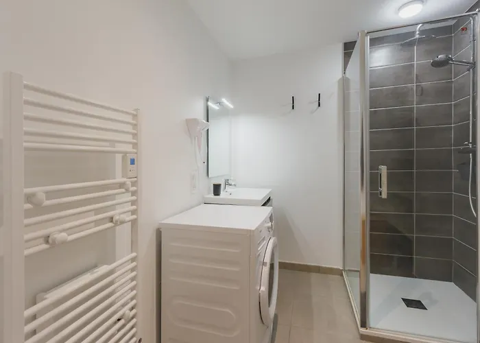 Cosy Hypercentre 400m De La Télécabine 4-6 Personnes - Draps Et Ménage Inclus